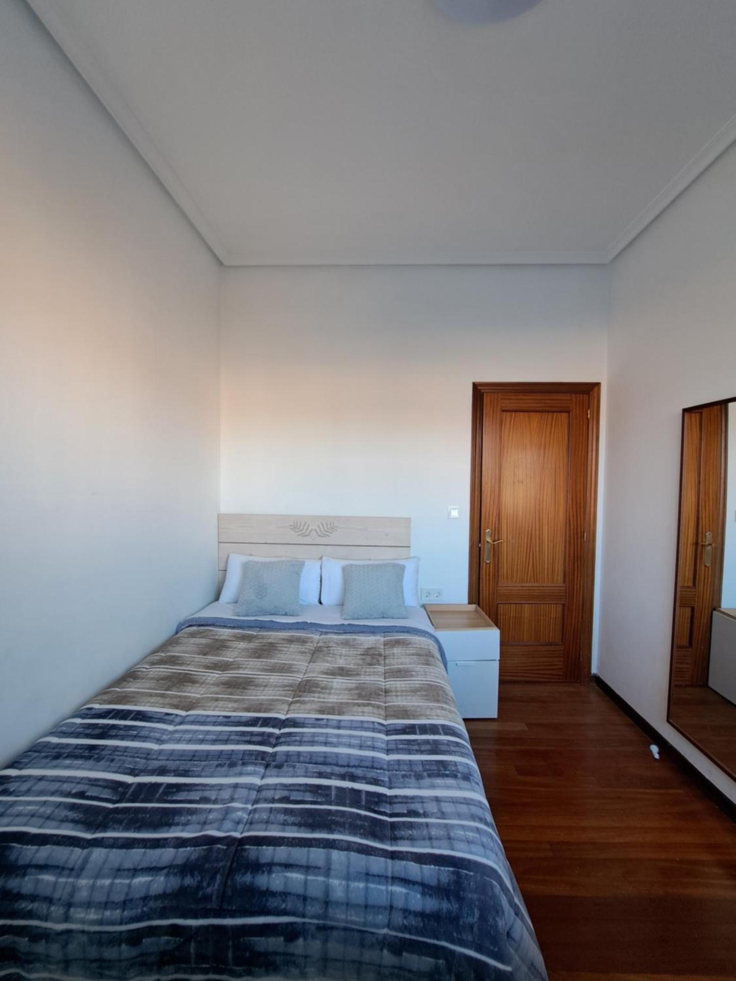 Piso Centrico En Bilbao Leilighet Rom bilde
